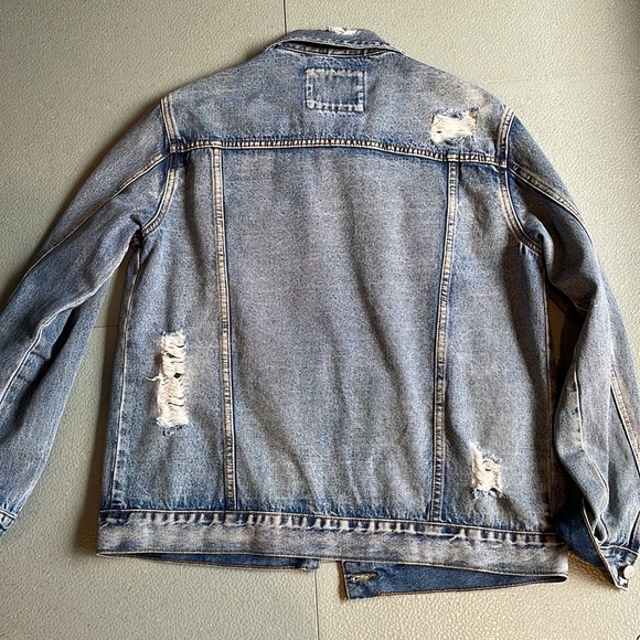 Tattrd Threads Distressed Denim Jacket Size M - Picture 5 of 5